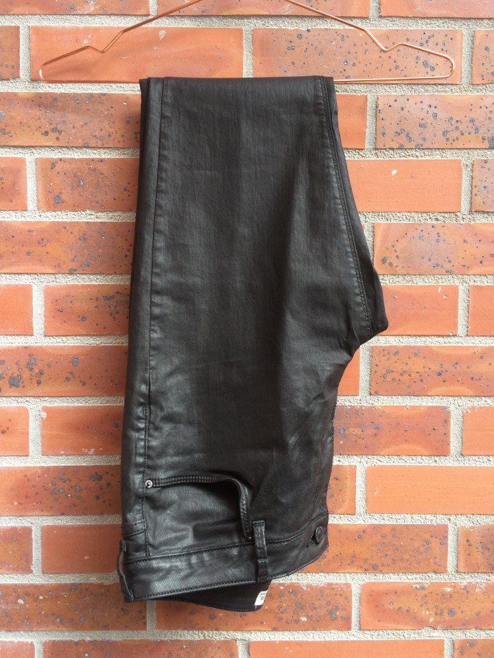 zara soldes été 2016 jean slim noir enduit huilé